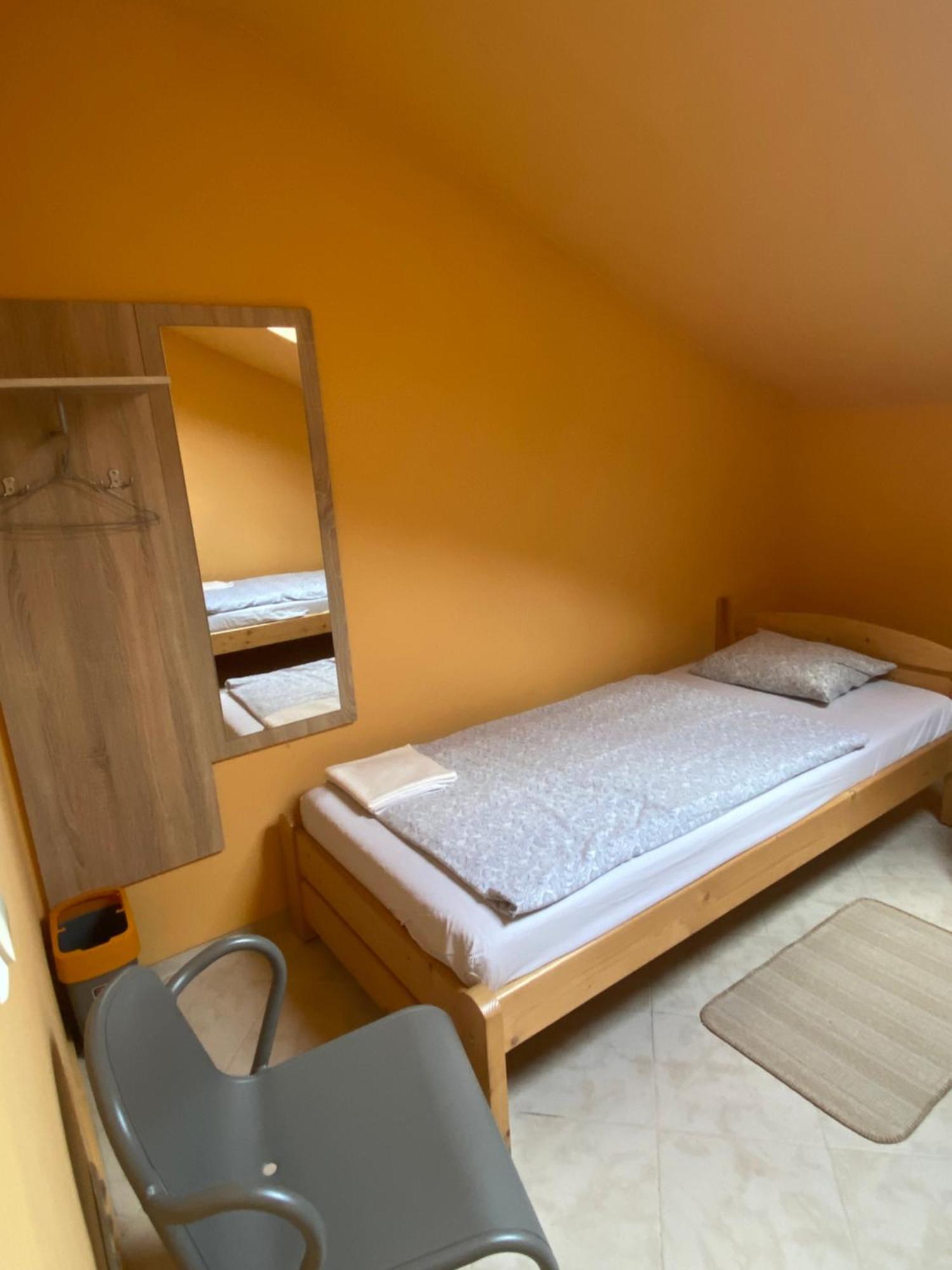 Art Inn Space Krakow Luaran gambar